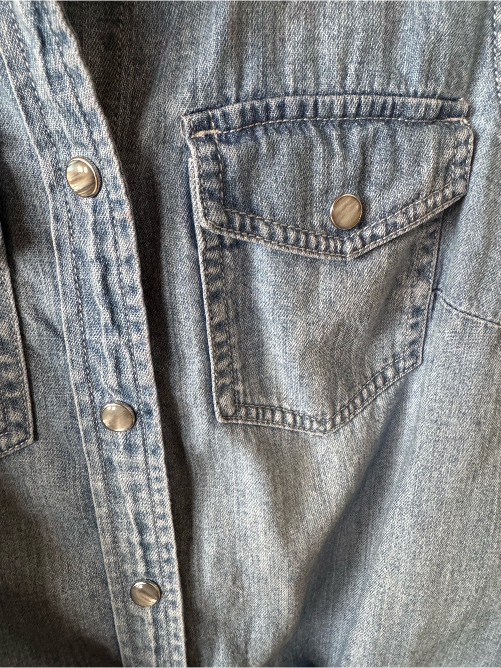 J Crew Women’s Blue Denim Sleeveless Western Pearl Snap Tie Front Shirt Size XXS - Picture 4 of 6
